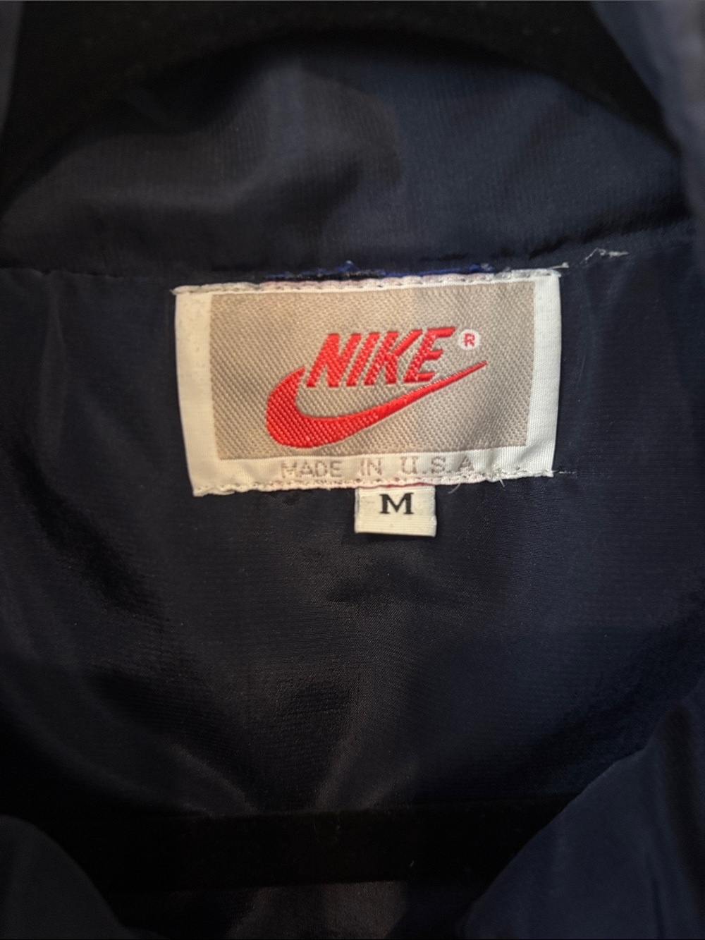 Nike Men's Navy, Red & White Retro Sport Windbreaker - Picture 3 of 7
